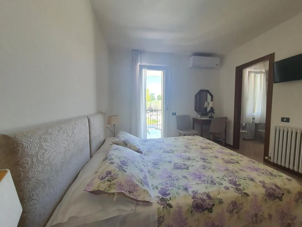 Albergo Campagnola Λατζίζε
